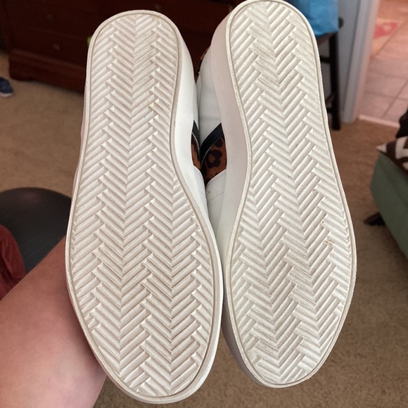 JustFab Wyatt animal print sneakers. Worn once. Size 8 excellent condition - Picture 3 of 7